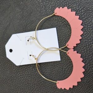 ‼️3/$10 Select Blouses/Tees/Earrings - Pink and Gold Earrings